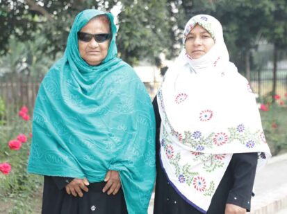 Hamida Begfum with daughter